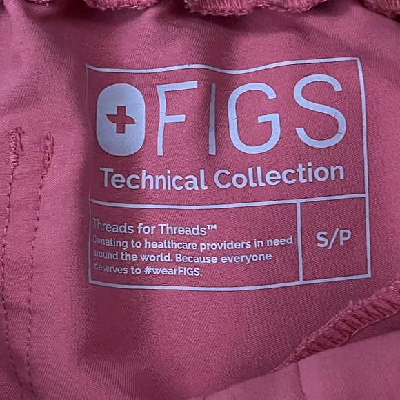 GUC FIGS Yola skinny scrub pants in Coral size small - Picture 4 of 5